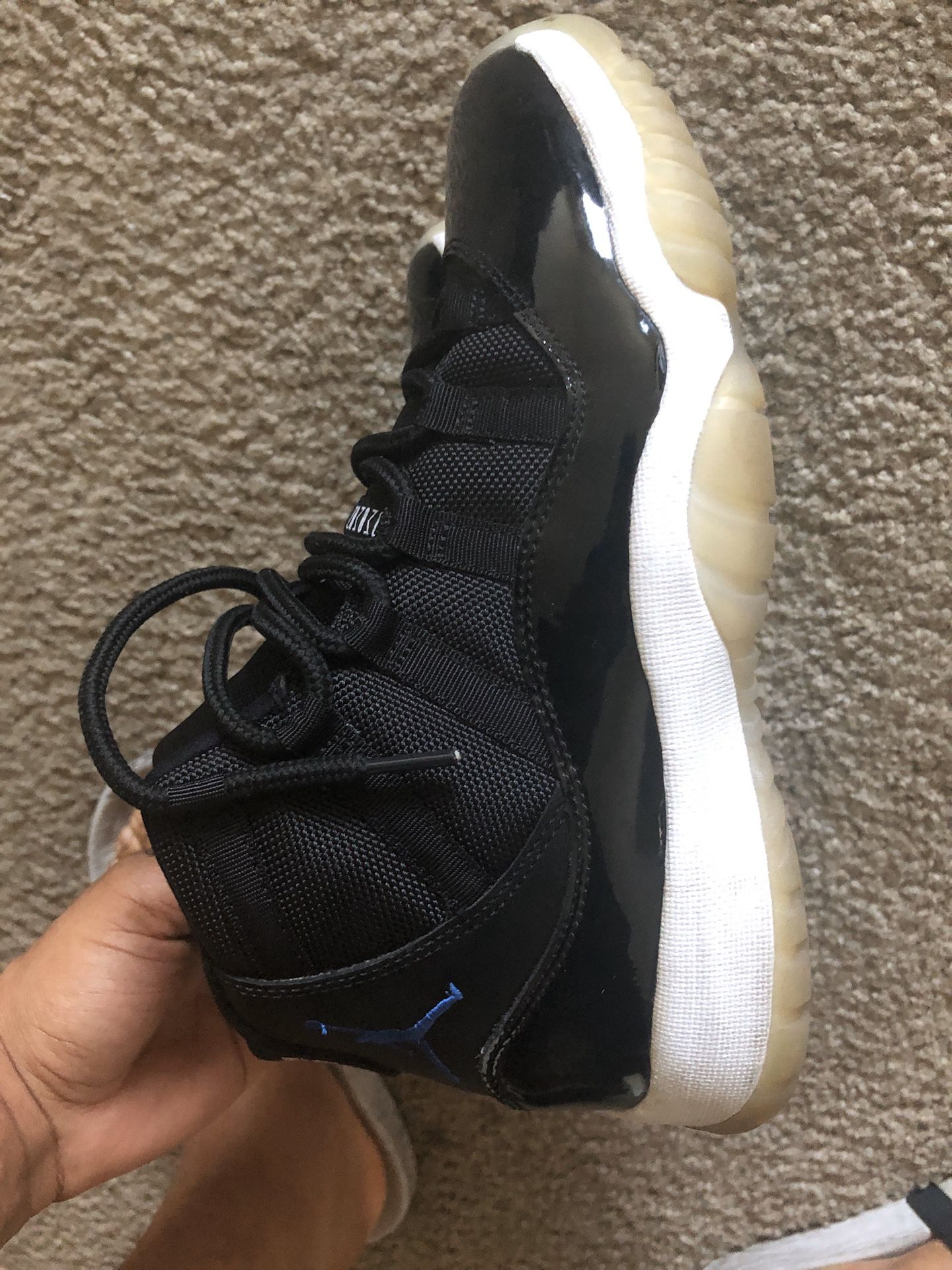 2009 Space Jam 11’s Size 8