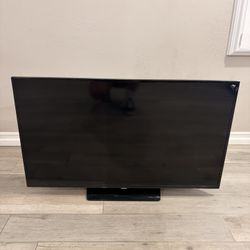 Samsung 32” LED TV UN32H5150AF Full HD Smart TV w/ Remote