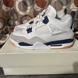 Jordan 4 Retro Navy