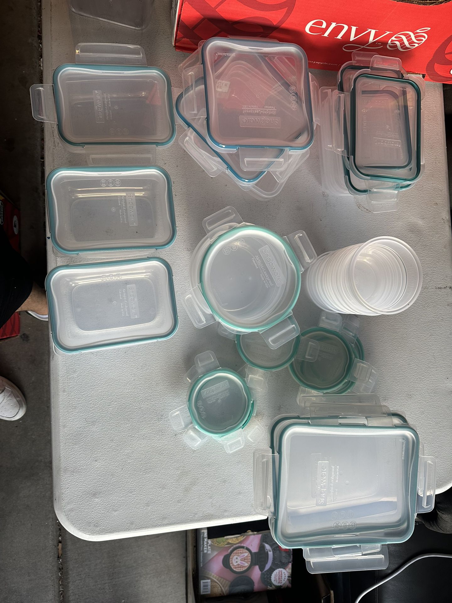 Snapware Pyrex 18-Piece Plastic Food Storage Set