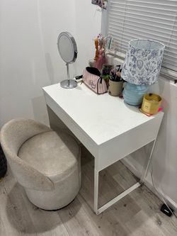 Desk & Chair!