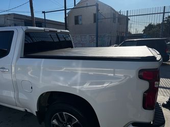 LA Zona Auto Parts 2019 to 2026 Chevy Silverado Sierra 5.8 short bed Roll Up Tonneau Bed Cover Cubierto Tapa Enrolla Soft