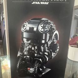Lego Star Wars TIE Fighter Pilot (Helmet Collection) 