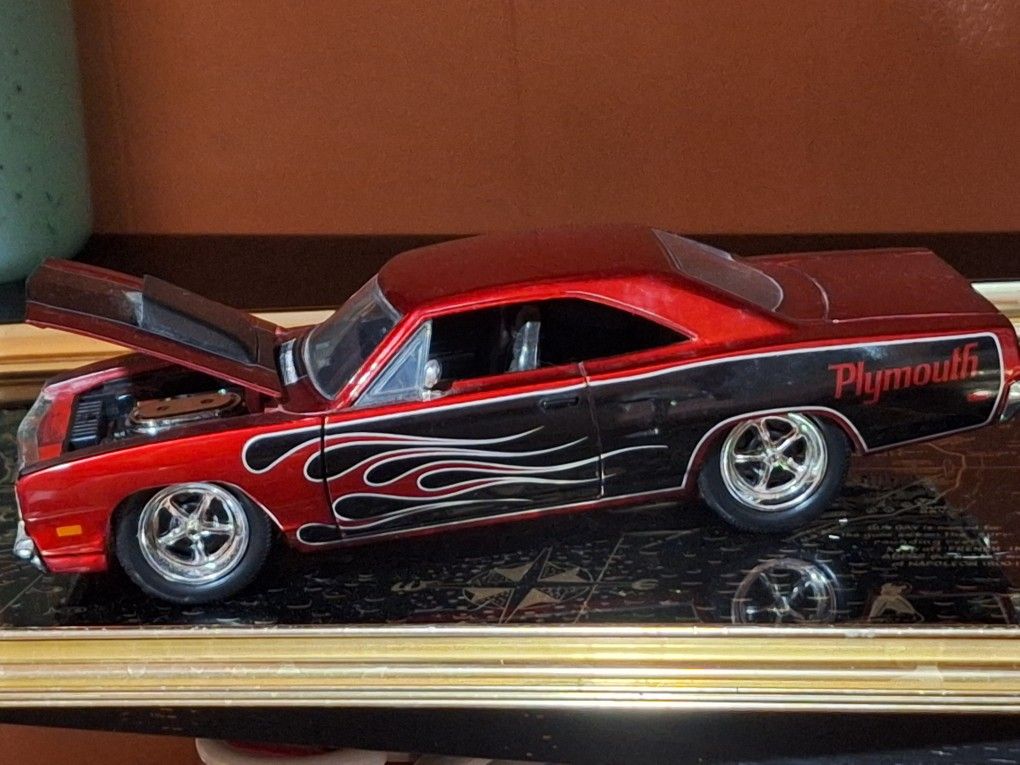 Several Hot Wheels And Other Collectible Cars