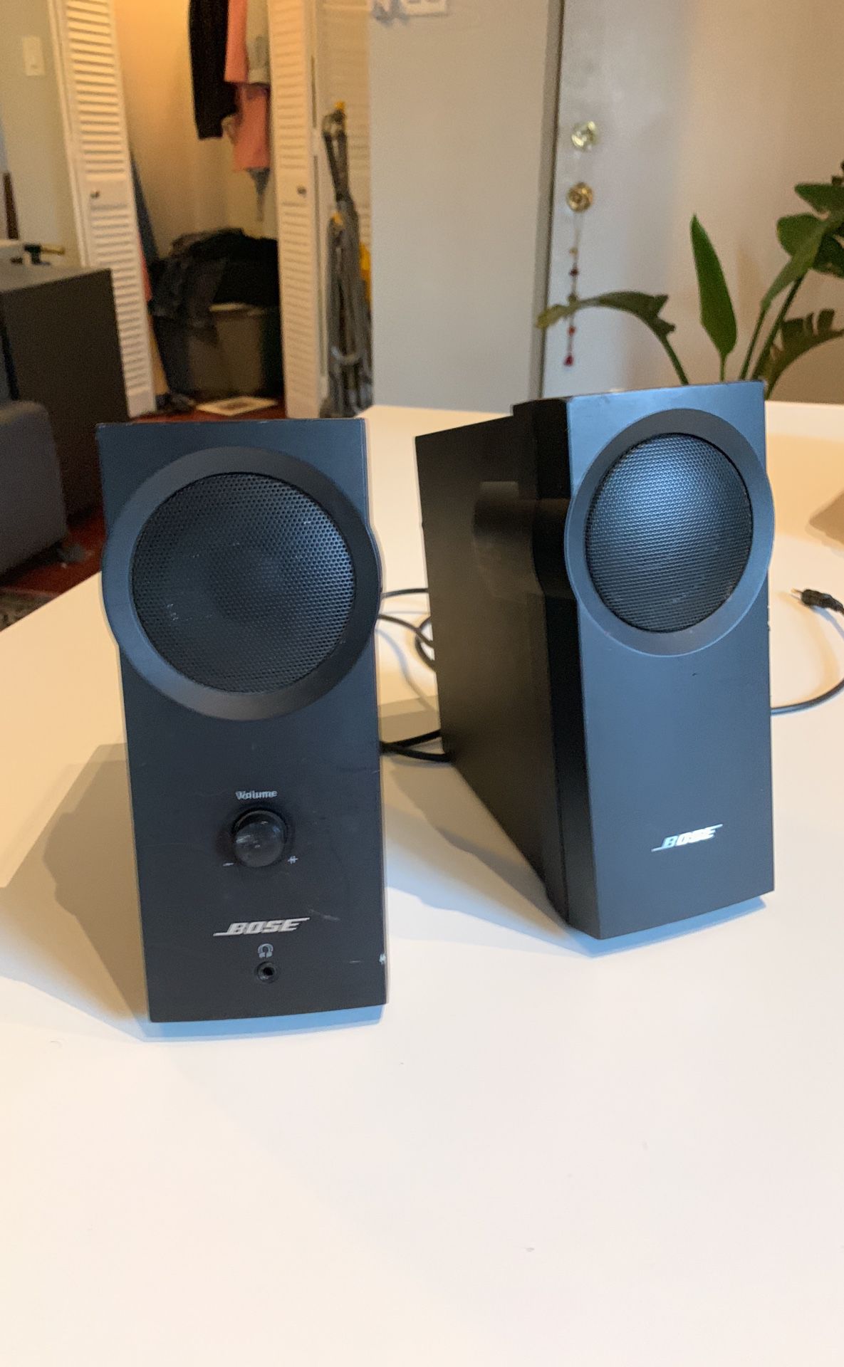 Bose desk speakers