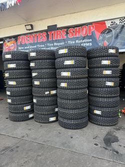LT 285/70/R17 marca GOODYEAR las 4 llantas nuevas instaladas y balanceadas