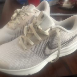 Women’s Nike Size 8