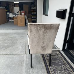 Z Gallery 4 Dining Chairs