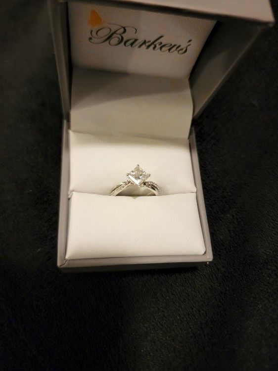 Barkevs 18k White Gold Princess Cut Diamond Engagement Ring