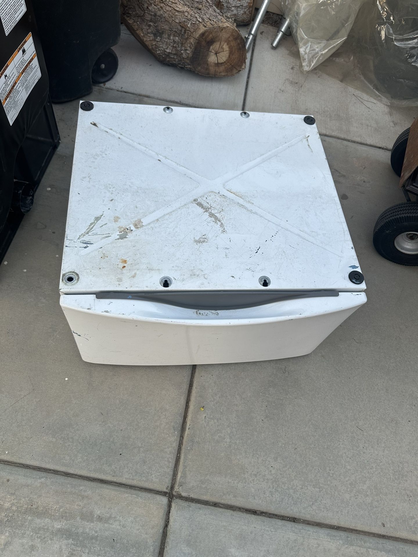 15” Storage Pedestal