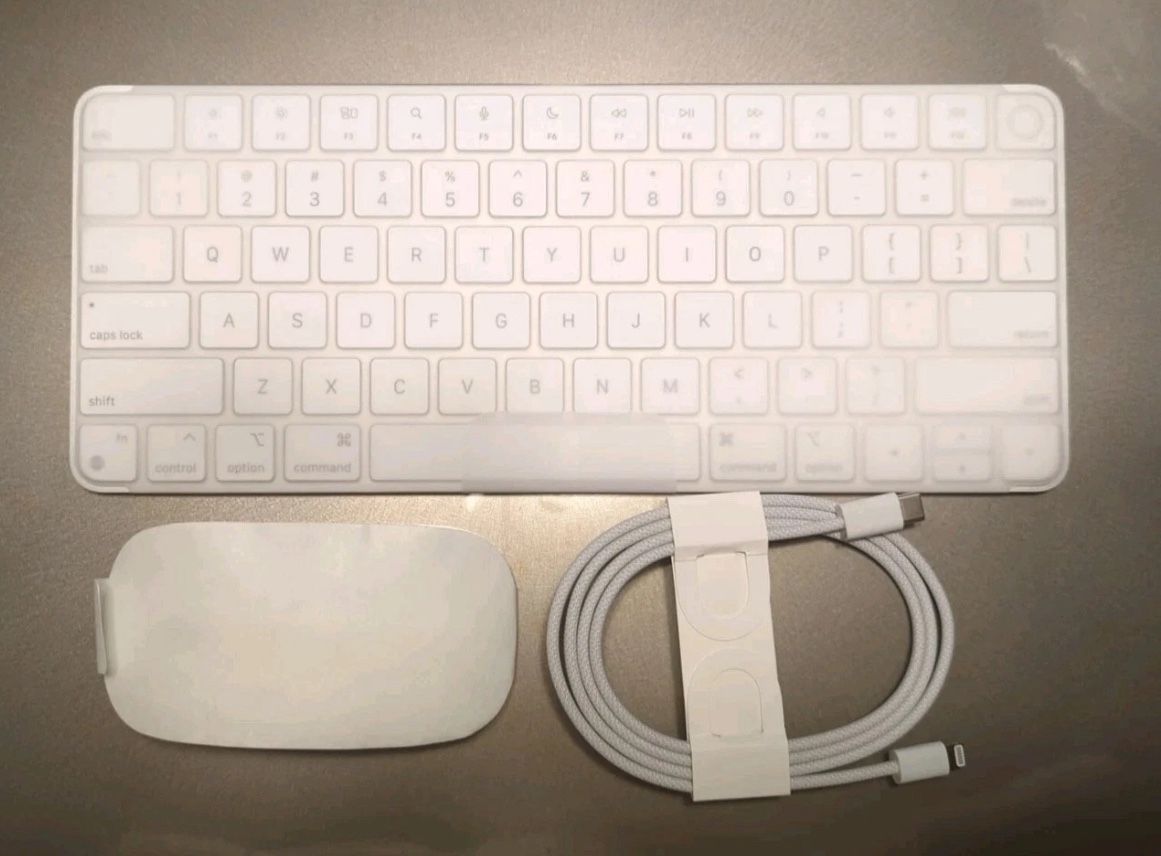 Apple Magic Keyboard with Touch ID & Magic Mouse (NEW)