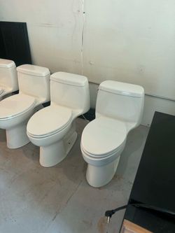 4 Kohler Toilets