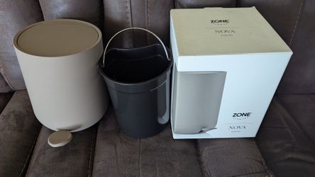 Zone Denmark Nova Pedal Bin – Modern Bathroom Trash Can – Like New w/ Box