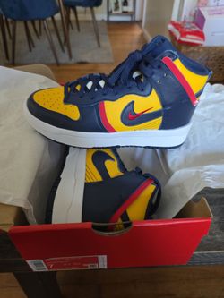 Nike Dunk High Up
Michigan (Women's)