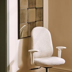 Mochi Ergonomic Petite Chair from TopJob (Like New)