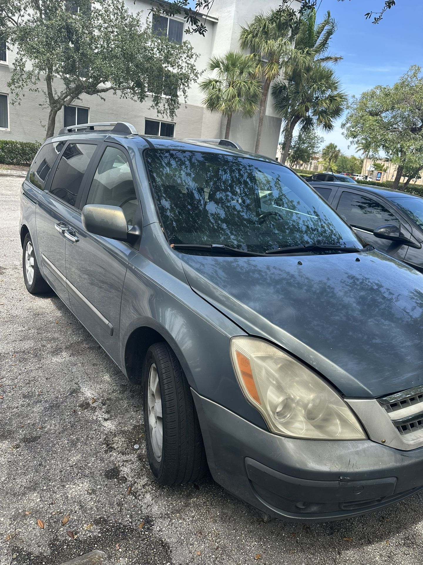 2007 Hyundai Entourage