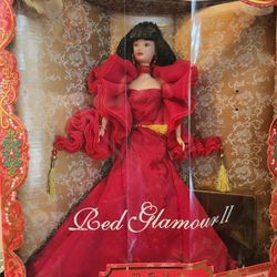 Rare Red Glamour II Yue-Sai Doll. Mint Condition Box