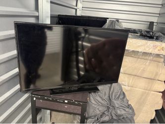 45 insignia inch TV