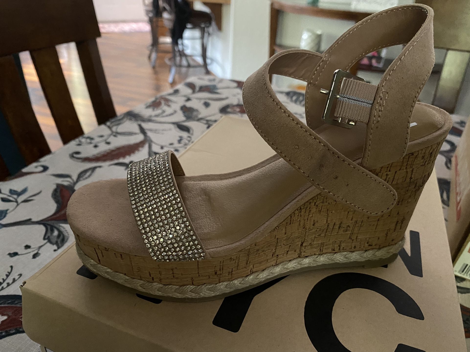 NEW Woman’s Bling Wedge Size 6
