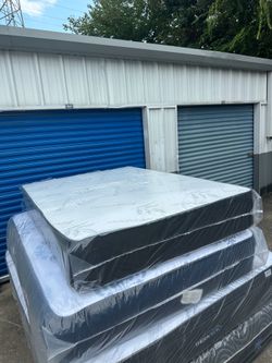 Full size mattress and box spring