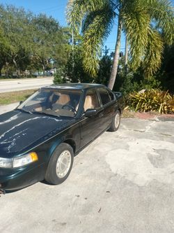 1994 Nissan Maxima Platinum sedan 4door