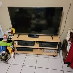 TV 50 INCH With CART  PERFECT CONDITION