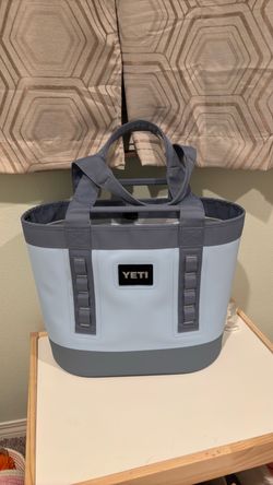 Yeti Carryall Beach Tote 35 L *Brand New*