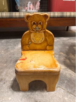 Vintage Teddy Bear 🧸 chair