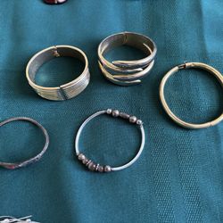 Costume Jewelry Bracelets, lot of 5, excellent condition.