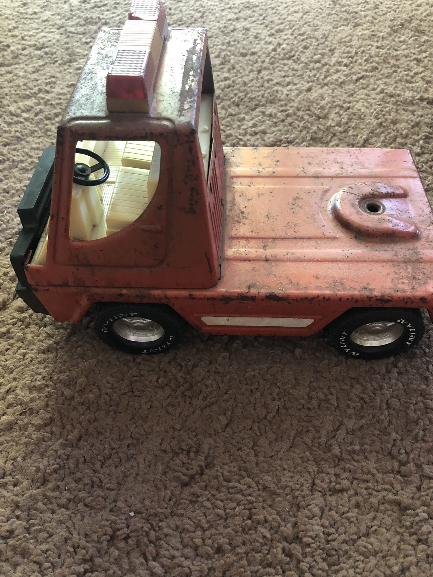 VYLI VT Metal Truck