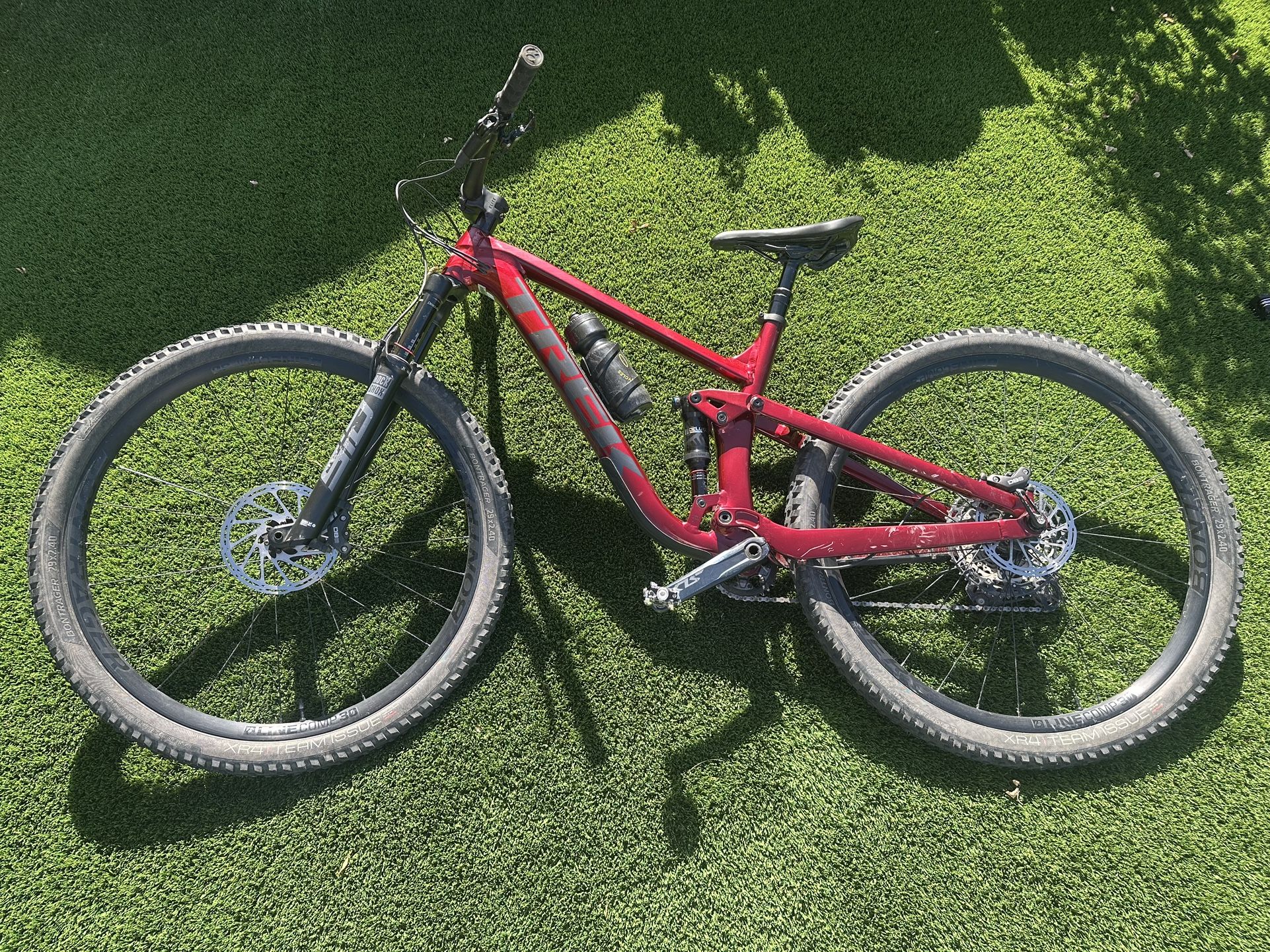 🚵 Trek Top Fuel 8 XT 2023 (M/L) – Full Suspension MTB + Extras