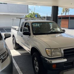 Toyota Tacoma  2000 Salvage  4 Cilindros