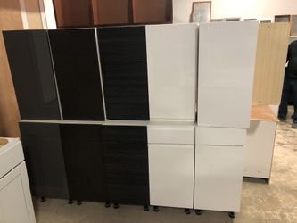 5 W1530, 5 B15 HIGH GLOSS CABINETS