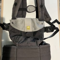 Lillie baby Carrier 