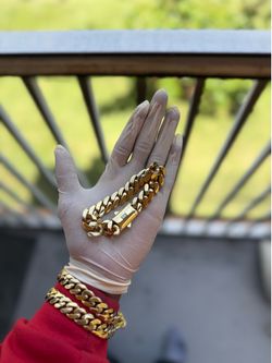 14k gold filled Cuban link bracelet