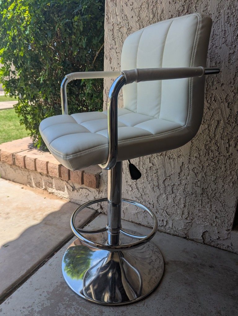$99 WHITE STOOL/SEAT W/Foot Rest & Arm Rest $99