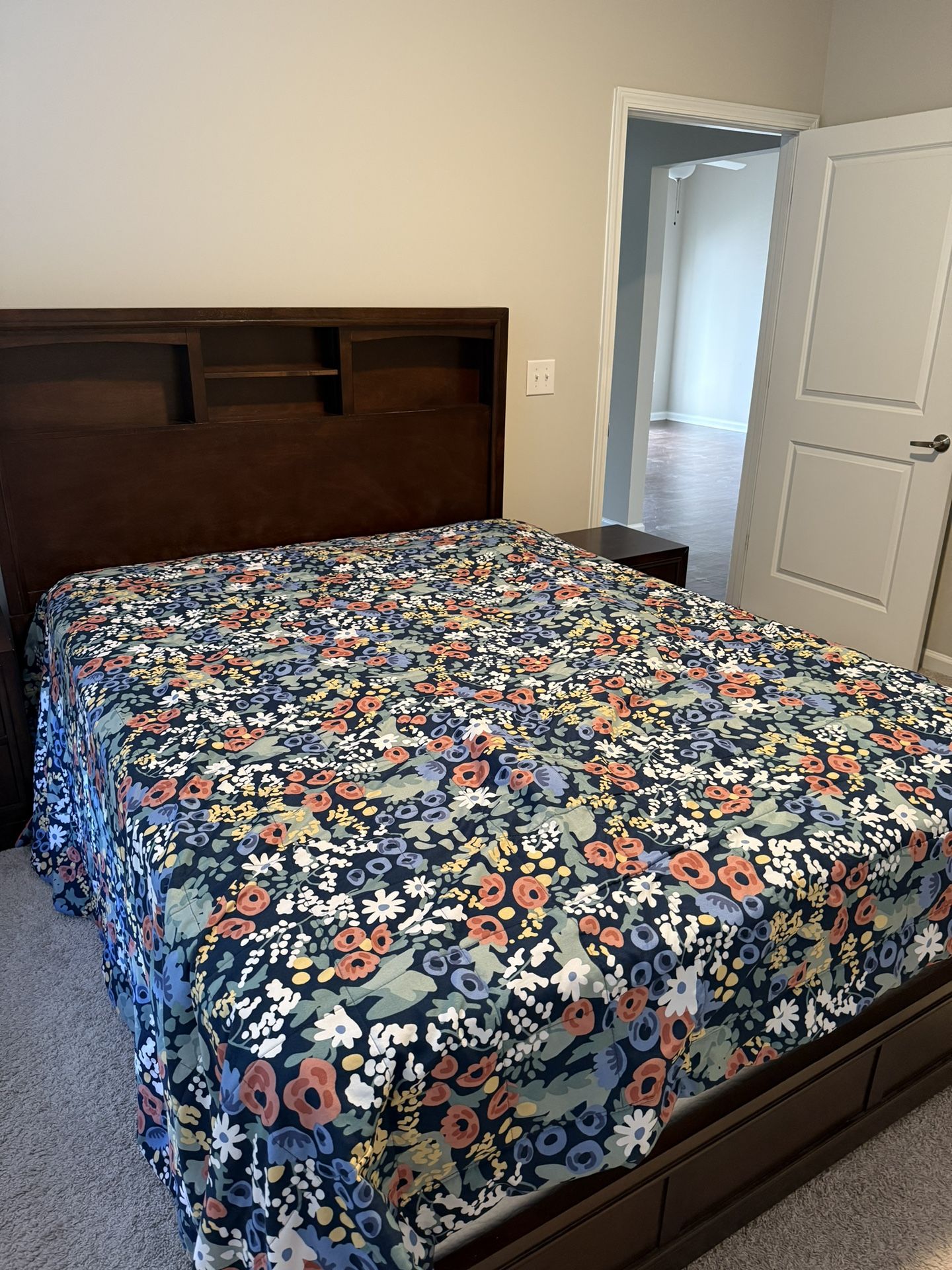 Queen Bedroom Set