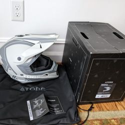 TOBE  Mantle Helmet Flow Gray Size Small New