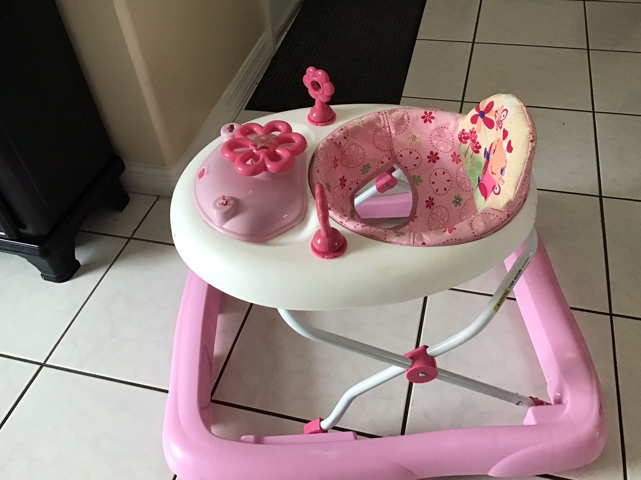Very good girl's walker and it rolls very well and is very clean.