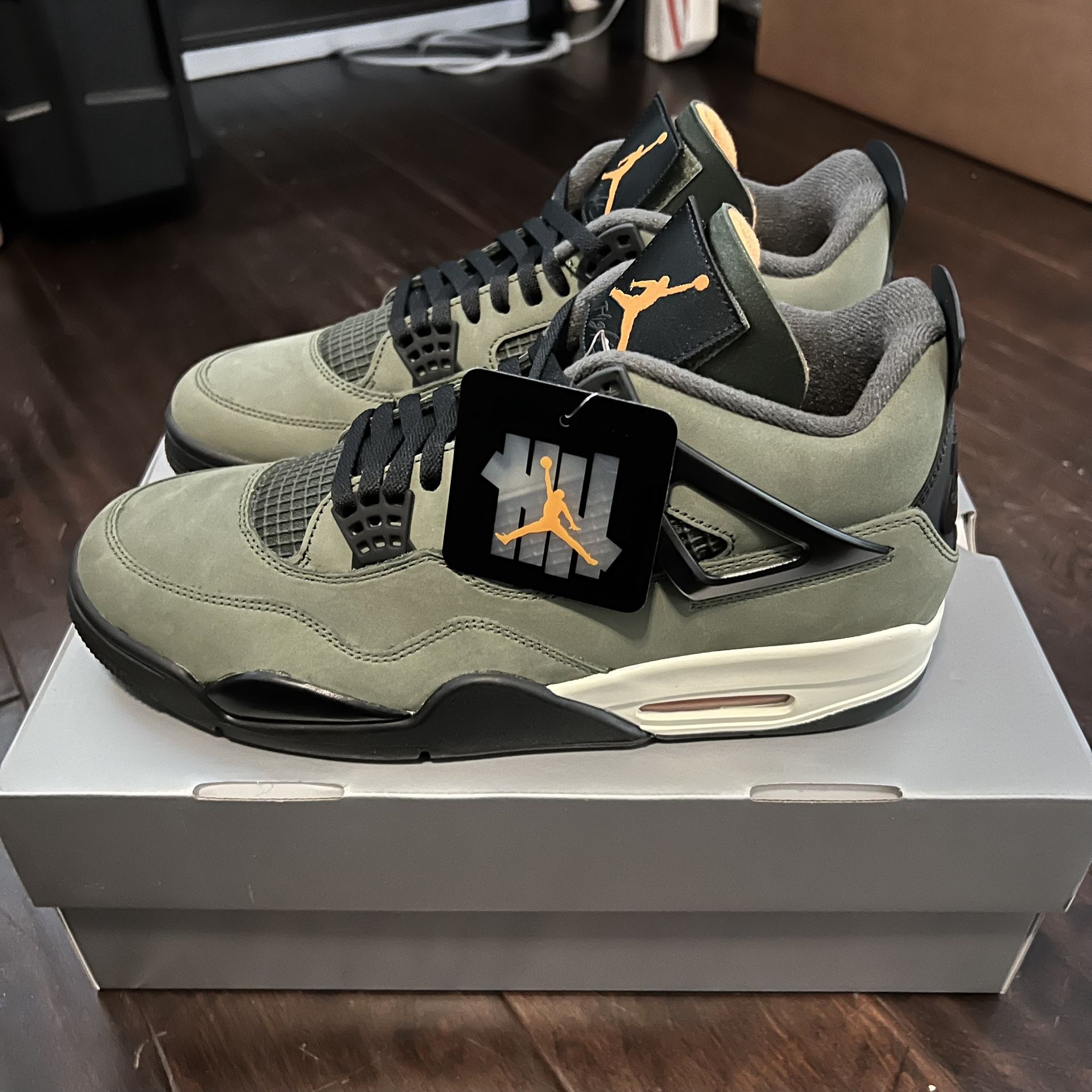Air Jordan 4 x Undefeated 2025 Sneakers