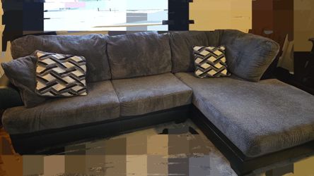 2 Peice Sectional Sofa