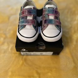 LIKE NEW Converse Sneakers (Toddler Girl)