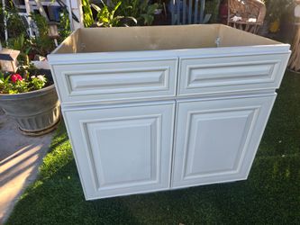 Kitchen cabinet