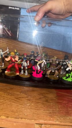 Nintendo amiibo lot with dust proof acrylic case(12 figures total)