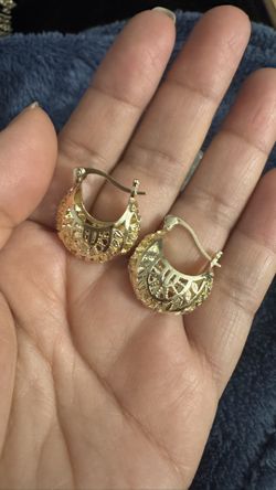 Gold Plated Hoops/ Oro Laminado Arracada 