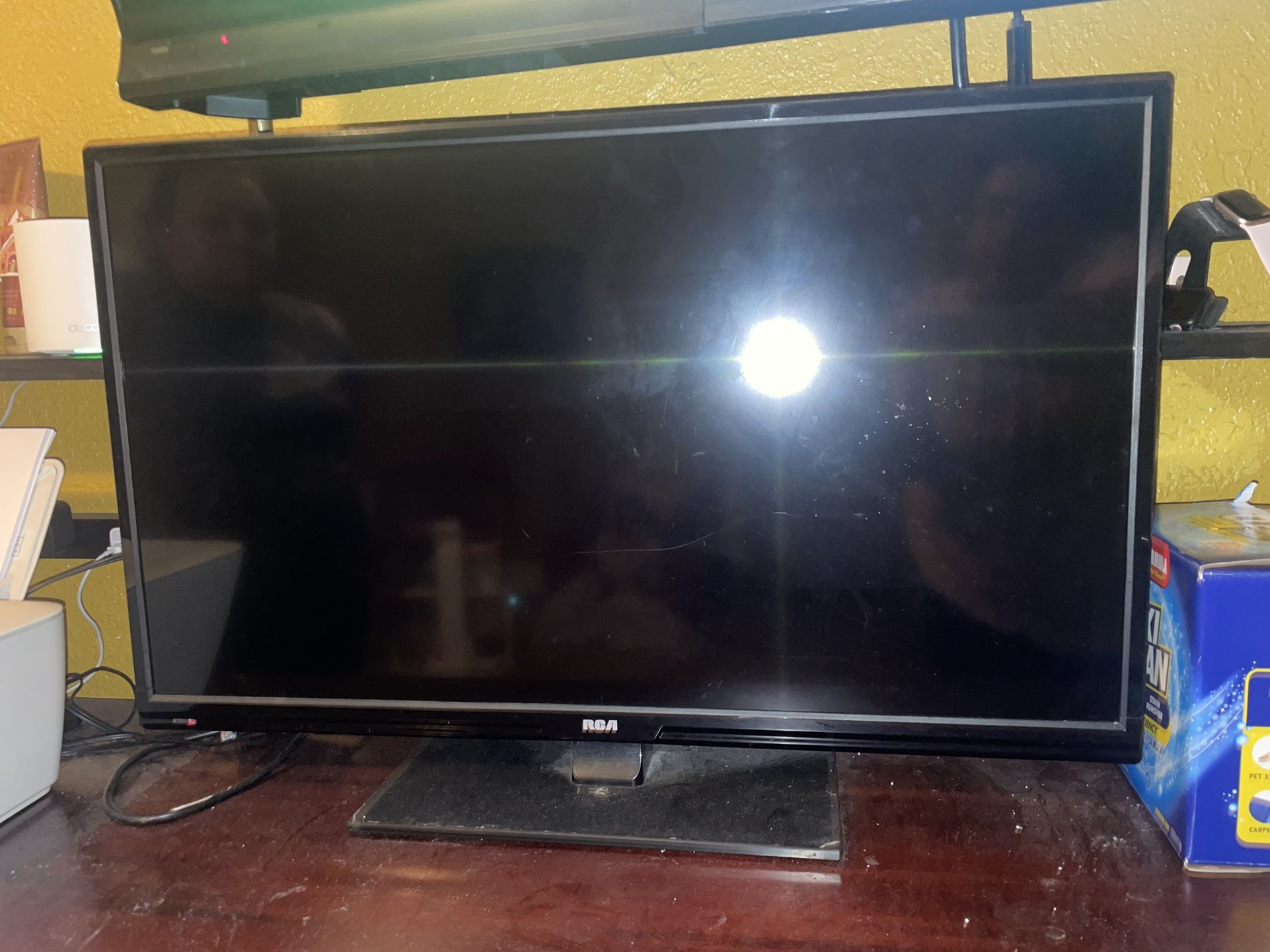 32 Inch RCA TV 