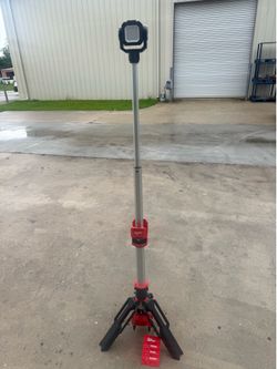 Milwuakee m12 tower light