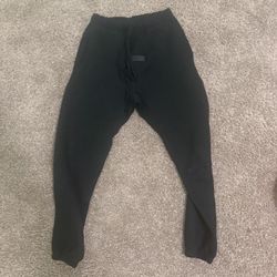 Fear Of God Essential Pants In Black 