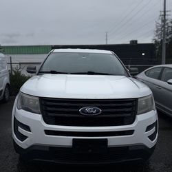 Ford Explorer Sport white