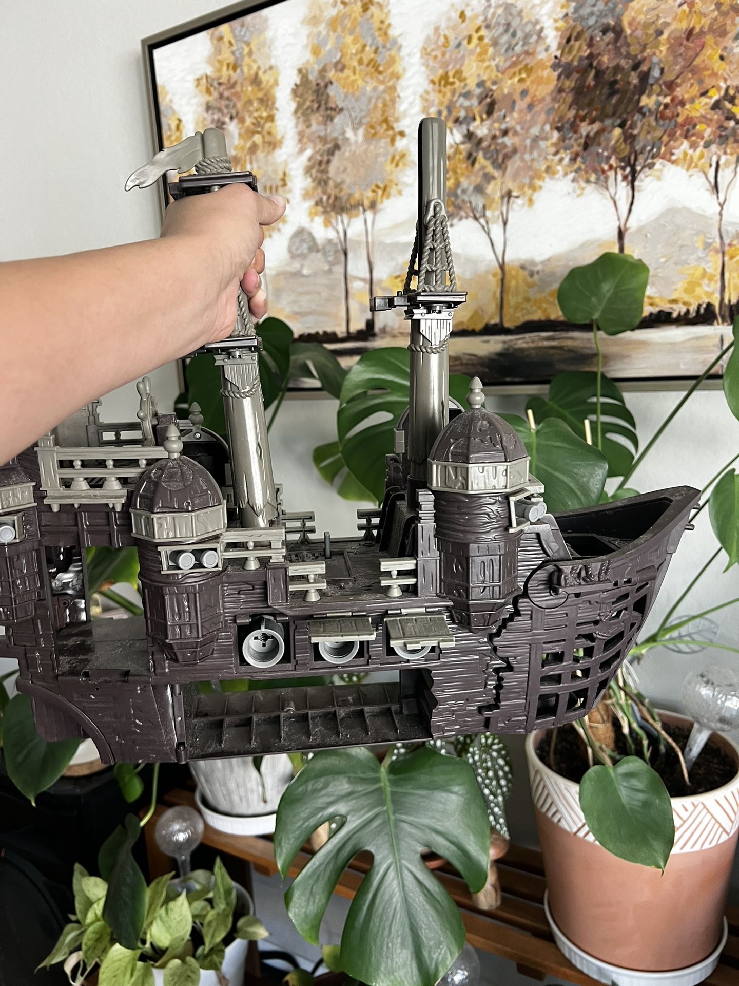 Disney Pirates Of The Carribean Slient Mary Ghost Ship